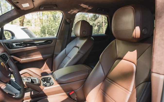 Porsche Cayenne cena 395000 przebieg: 43000, rok produkcji 2021 z Warszawa małe 301